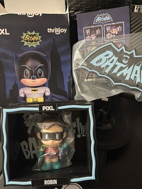 Thrilljoy DC Comics Batman Pixl Blind
Box Figure - Robin